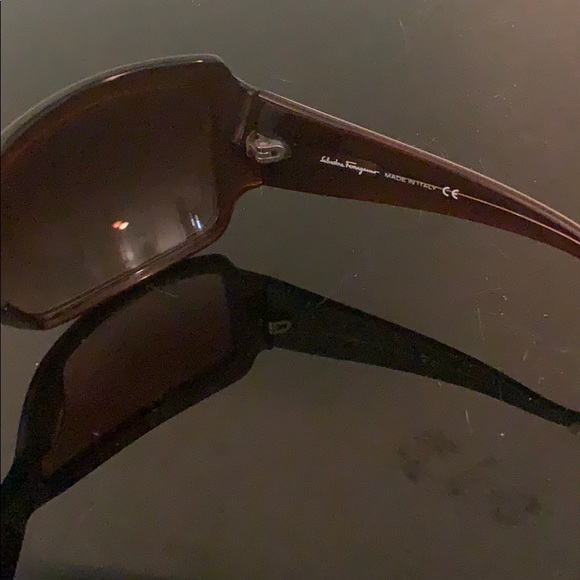 Ferragamo sunglasses - Picture 4 of 4